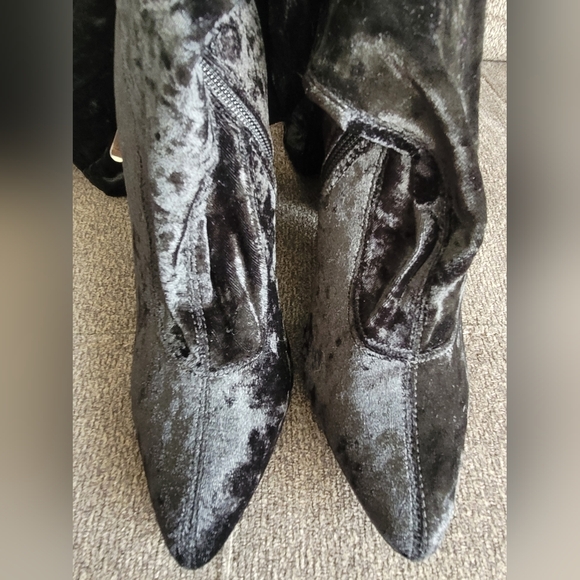 Capri Robbin black thigh high boots in size 7.5 - Picture 5 of 7